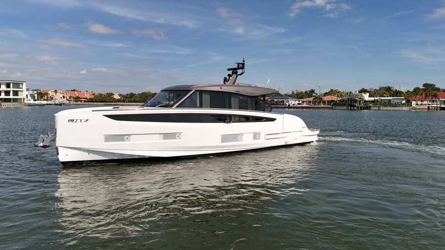57ft Azimut Yacht For Sale 57ft Azimut Yacht For Sale