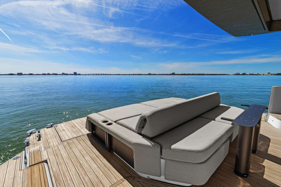 57ft Azimut Yacht For Sale