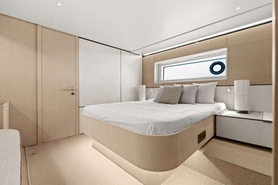 57ft Azimut Yacht For Sale