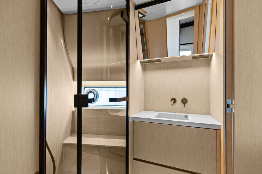 57ft Azimut Yacht For Sale