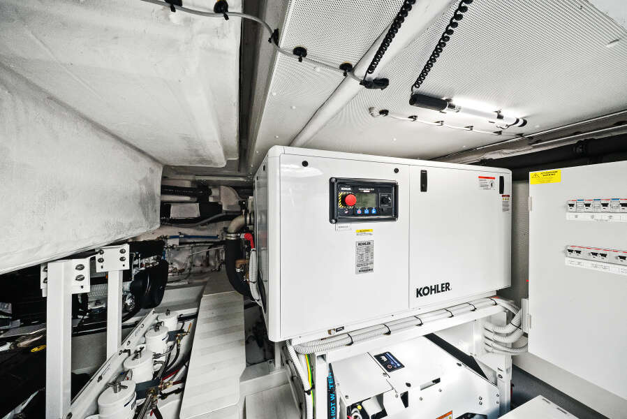 57ft Azimut Yacht For Sale