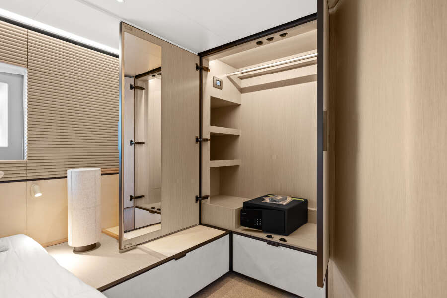 57ft Azimut Yacht For Sale