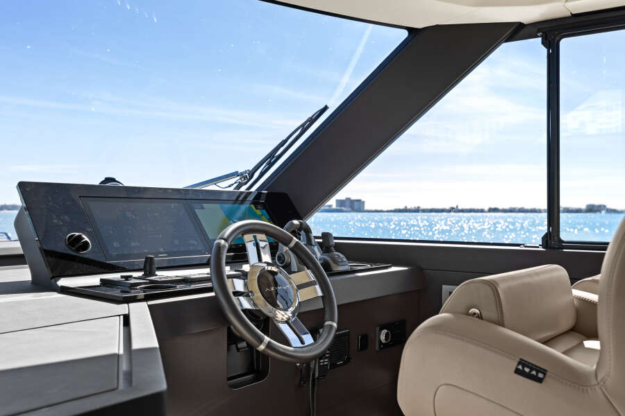 57ft Azimut Yacht For Sale