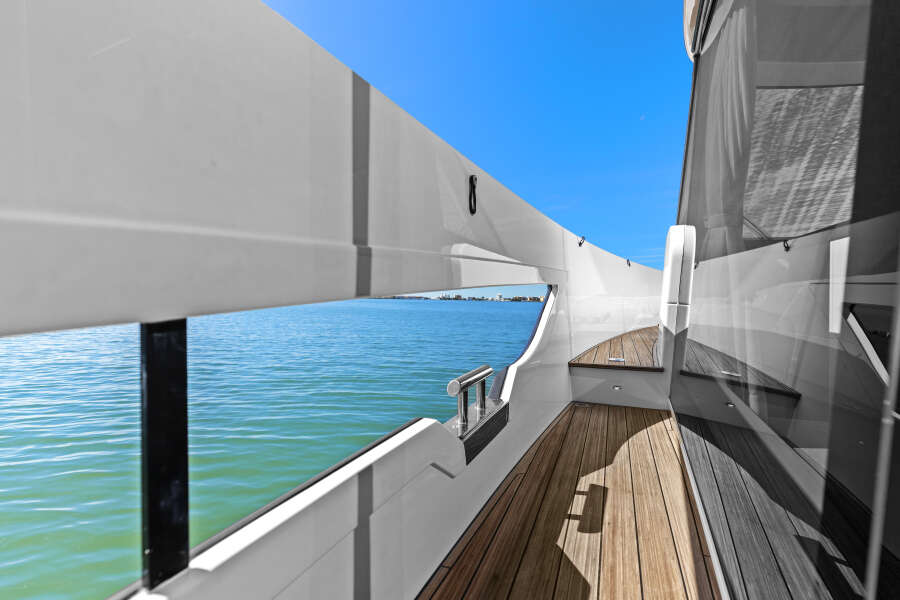 57ft Azimut Yacht For Sale