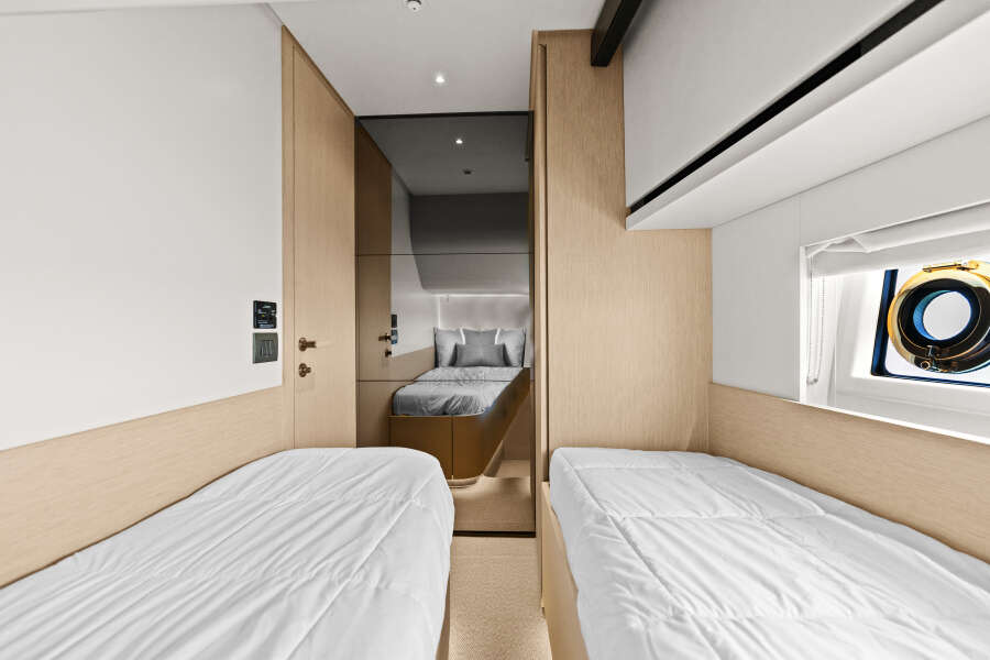 57ft Azimut Yacht For Sale