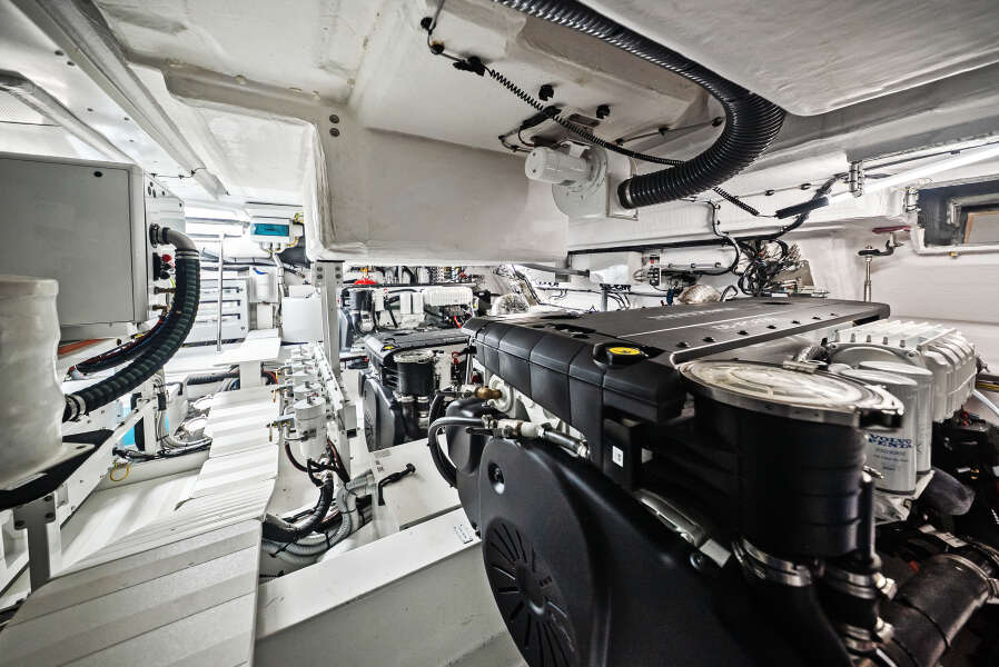 57ft Azimut Yacht For Sale