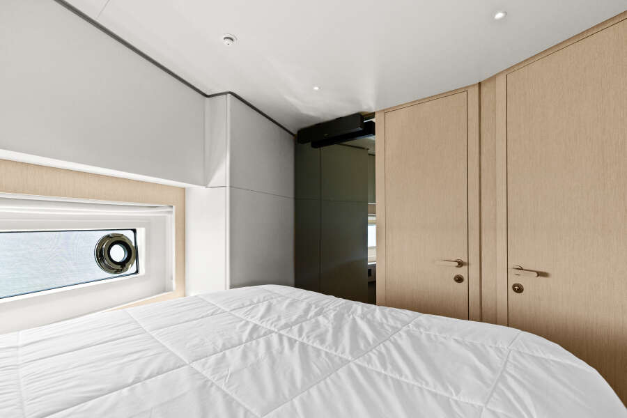 57ft Azimut Yacht For Sale