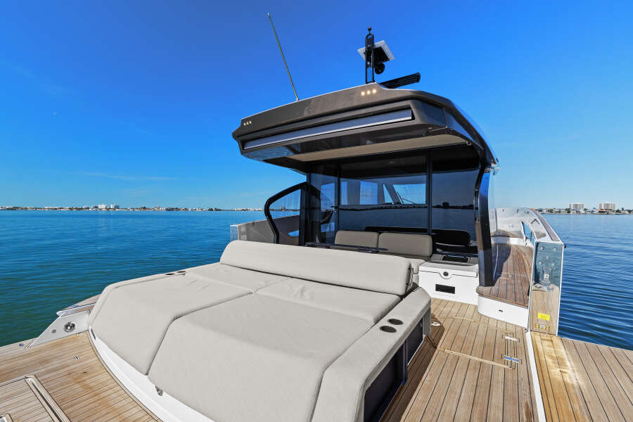 57ft Azimut Yacht For Sale