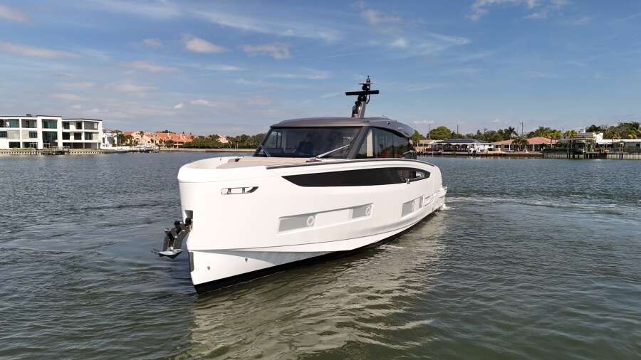 57ft Azimut Yacht For Sale 57ft Azimut Yacht For Sale