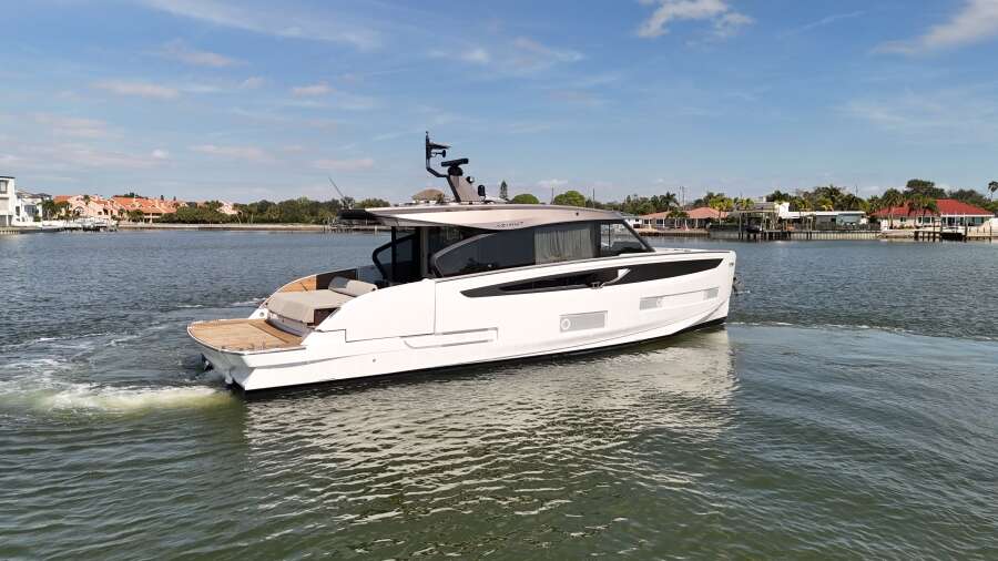 57ft Azimut Yacht For Sale 57ft Azimut Yacht For Sale