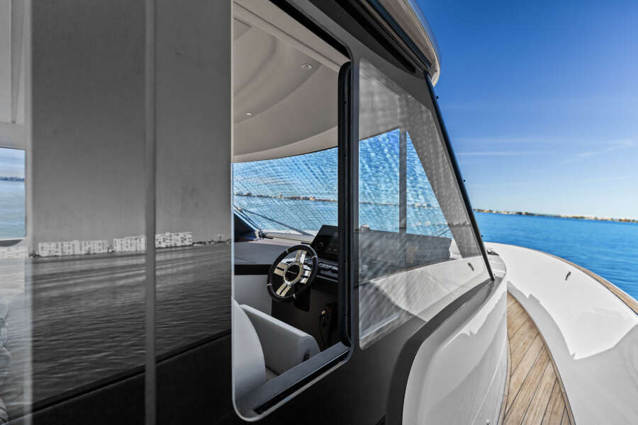 57ft Azimut Yacht For Sale