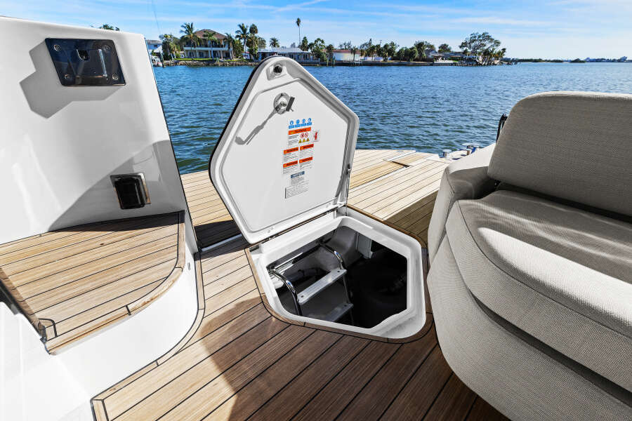 57ft Azimut Yacht For Sale