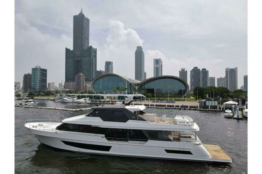106ft Ocean Alexander Yacht For Sale 106ft Ocean Alexander Yacht For Sale