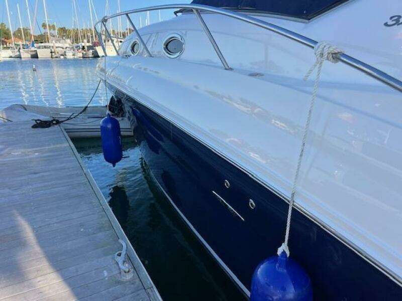 32ft Sea Ray Yacht For Sale