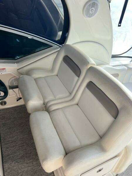 32ft Sea Ray Yacht For Sale