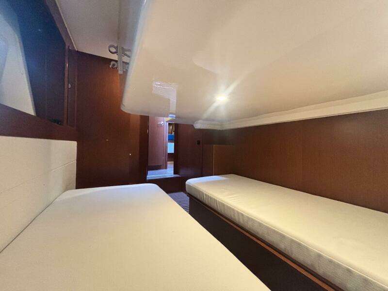 42ft Bavaria Yacht For Sale