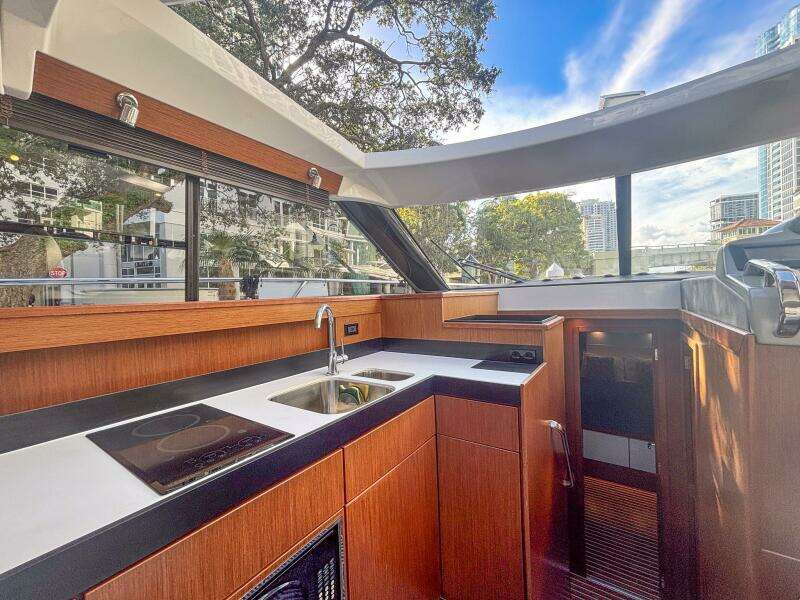 42ft Bavaria Yacht For Sale