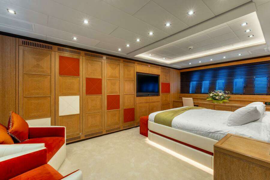 2008 Overmarine Mangusta 108