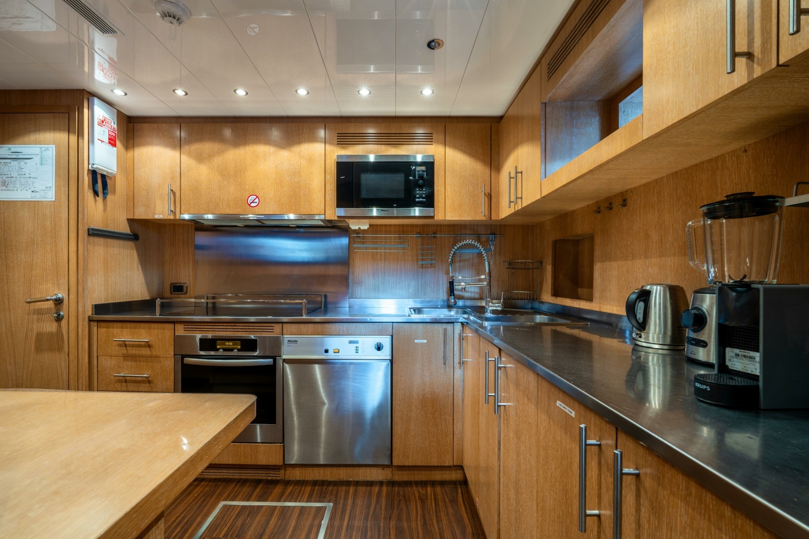 GRAZIADIU 109ft Overmarine Yacht For Sale