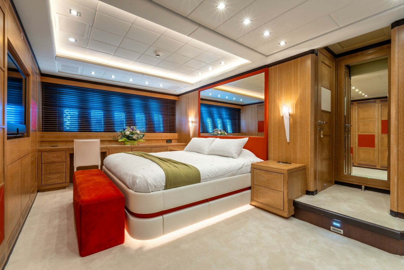 GRAZIADIU 109ft Overmarine Yacht For Sale