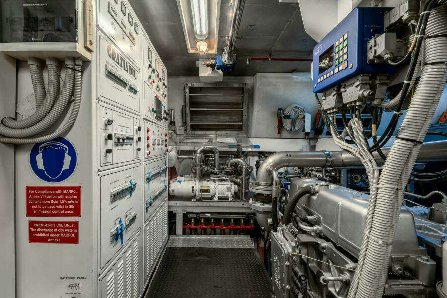 GRAZIADIU 109ft Overmarine Yacht For Sale