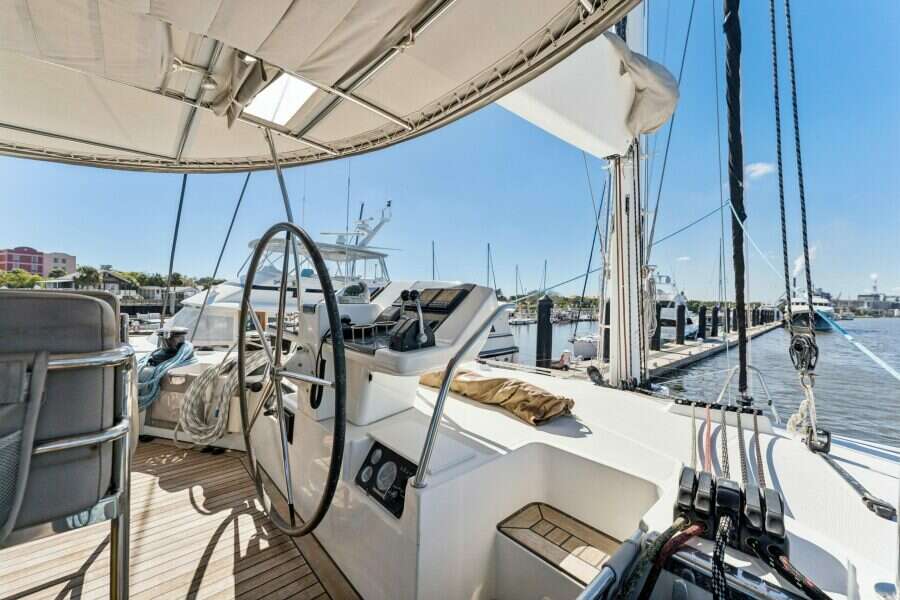 2012-lagoon-560-sail-9927043-20251021062750789-2 2012-lagoon-560-sail-9927043-20251021062750789-2