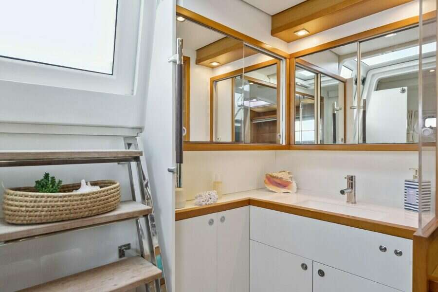 2012-lagoon-560-sail-9927043-20251021064208289-3 2012-lagoon-560-sail-9927043-20251021064208289-3