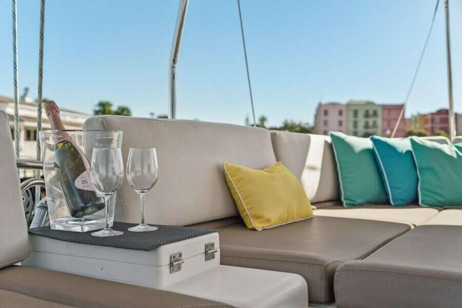 2012-lagoon-560-sail-9927043-20251021062937098-3 2012-lagoon-560-sail-9927043-20251021062937098-3