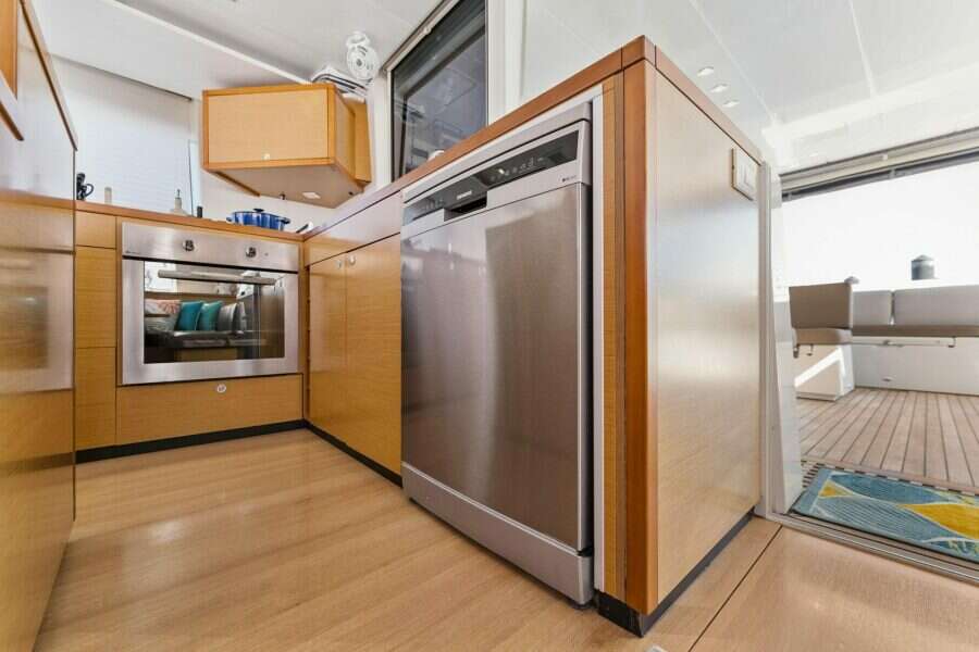 2012-lagoon-560-sail-9927043-20251021063303442-2 2012-lagoon-560-sail-9927043-20251021063303442-2