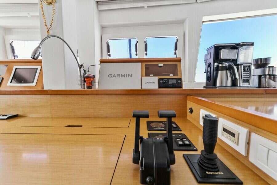 2012-lagoon-560-sail-9927043-20251021063311444-4 2012-lagoon-560-sail-9927043-20251021063311444-4