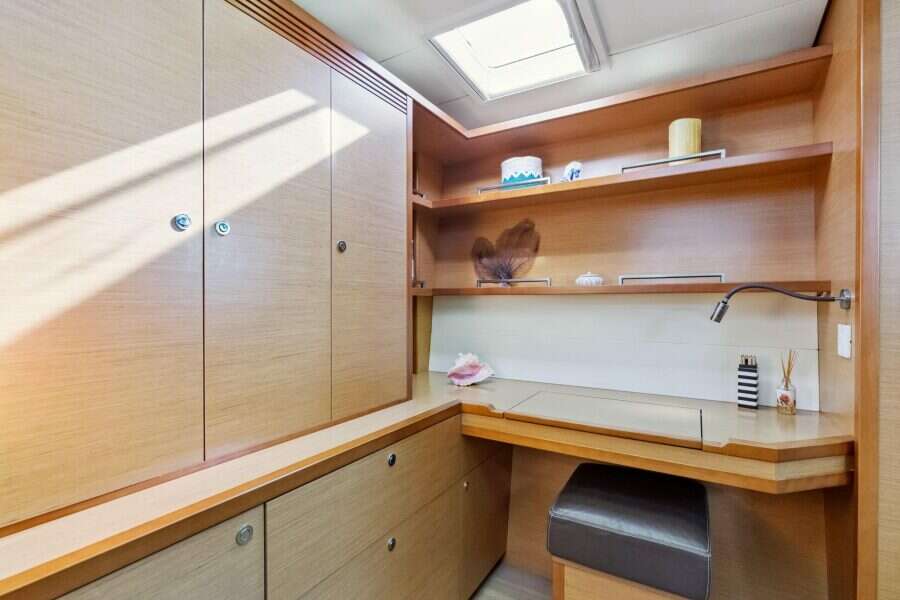 2012-lagoon-560-sail-9927043-20251021064416078-4 2012-lagoon-560-sail-9927043-20251021064416078-4