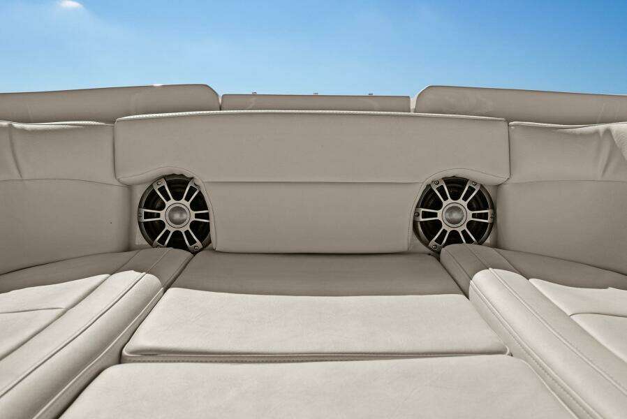 Grady White 275 Freedom 2025 - Foredeck Radio