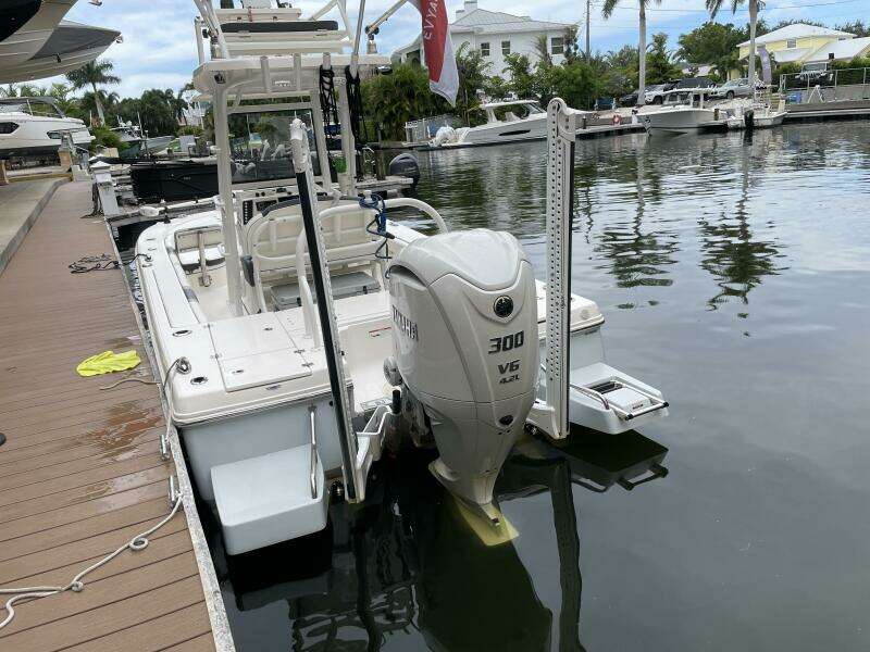 25ft Robalo Yacht For Sale