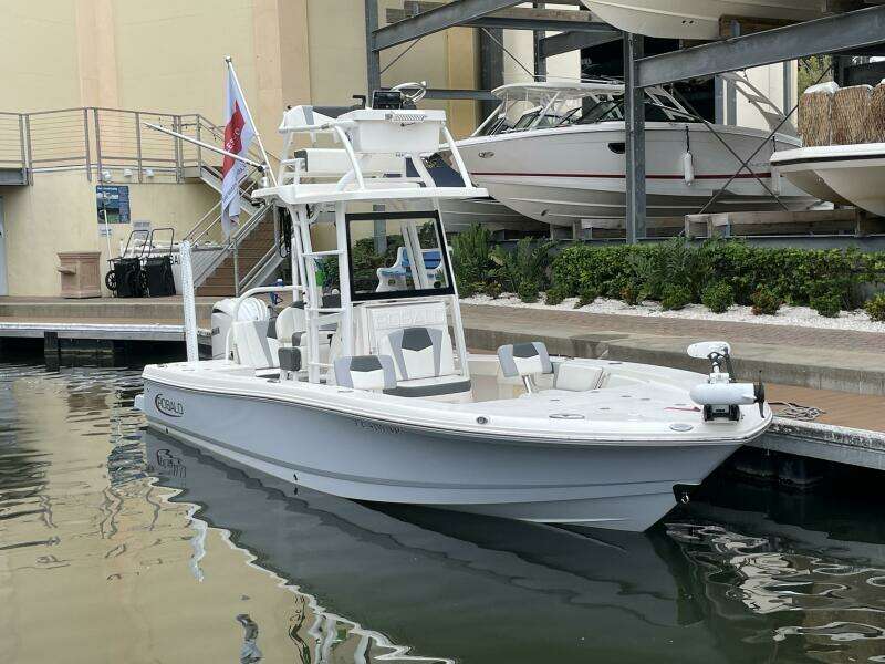 25ft Robalo Yacht For Sale