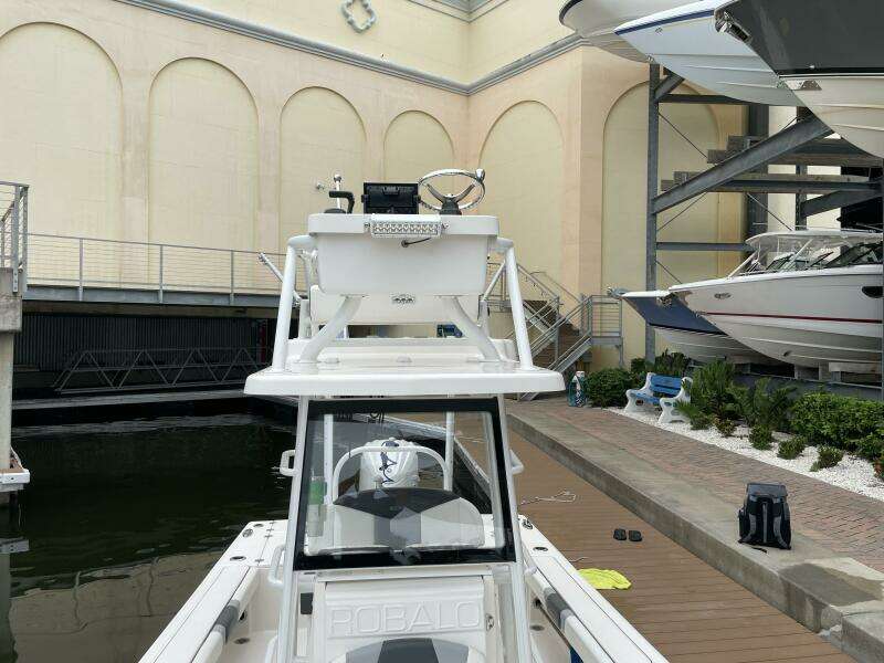 25ft Robalo Yacht For Sale