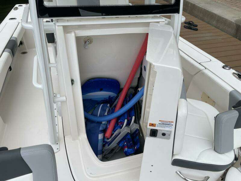 25ft Robalo Yacht For Sale