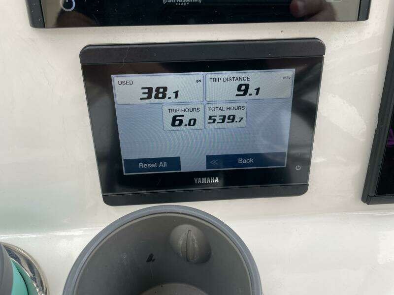 25ft Robalo Yacht For Sale