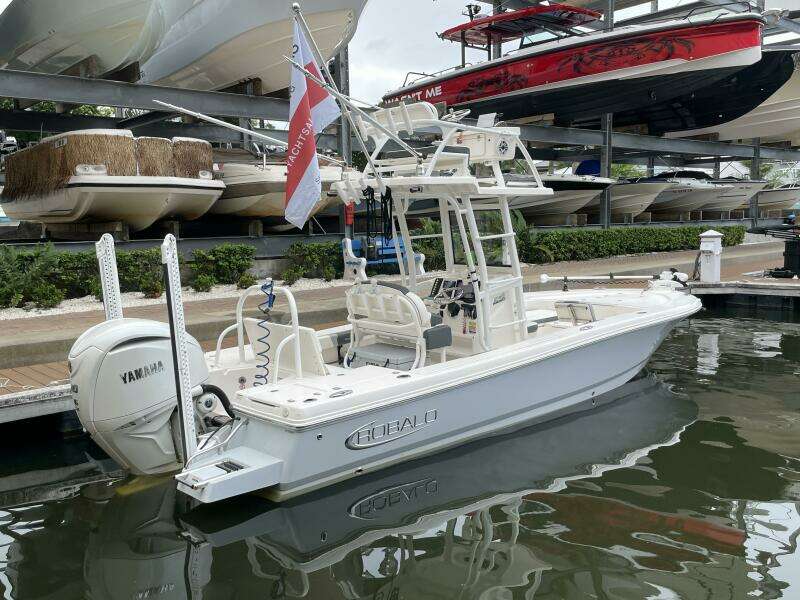 25ft Robalo Yacht For Sale