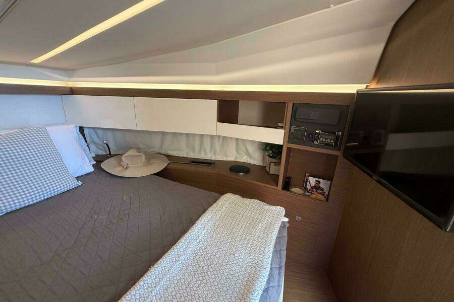 37ft Jeanneau Yacht For Sale