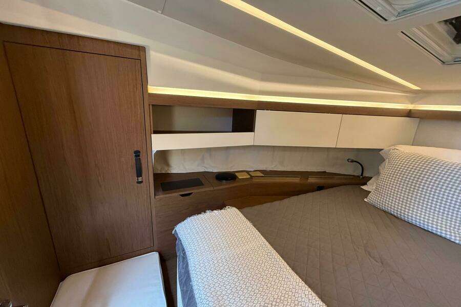 37ft Jeanneau Yacht For Sale