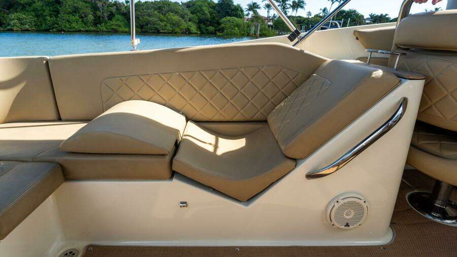 Corsair 28ft Chris Craft Yacht For Sale