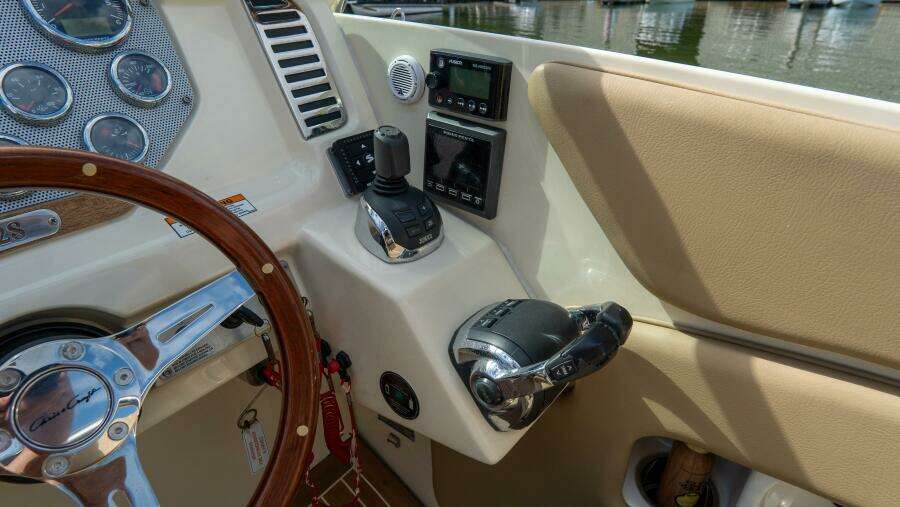 Corsair 28ft Chris Craft Yacht For Sale