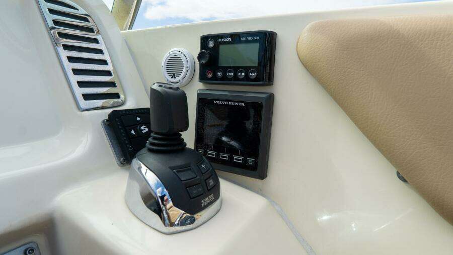 Corsair 28ft Chris Craft Yacht For Sale