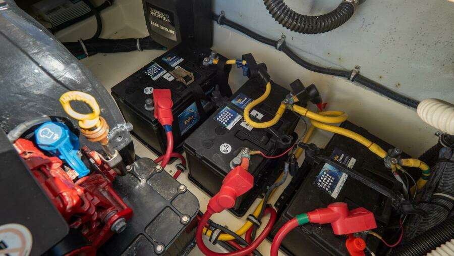 Corsair 28ft Chris Craft Yacht For Sale