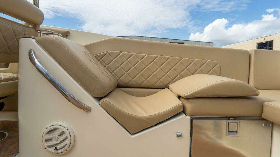 Corsair 28ft Chris Craft Yacht For Sale