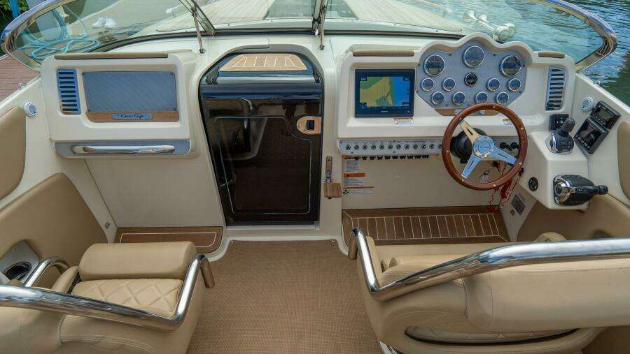 Corsair 28ft Chris Craft Yacht For Sale