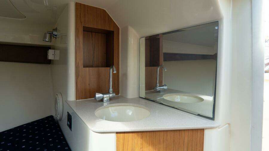 Corsair 28ft Chris Craft Yacht For Sale