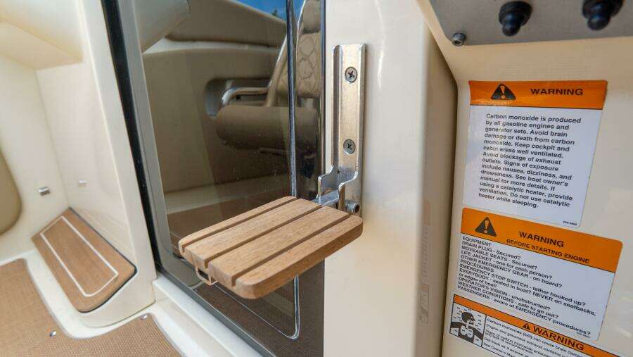 Corsair 28ft Chris Craft Yacht For Sale