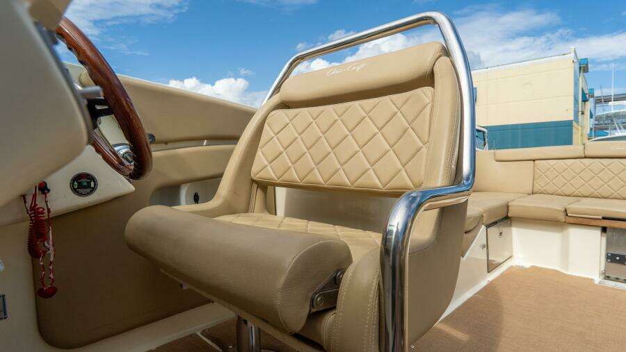 Corsair 28ft Chris Craft Yacht For Sale