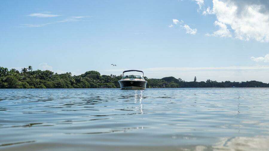 Corsair 28ft Chris Craft Yacht For Sale